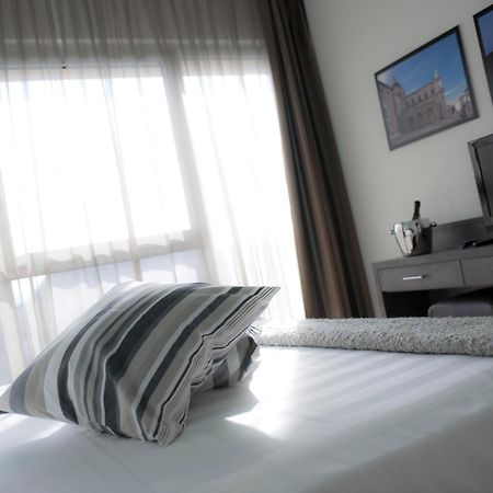 Blu Arena Hotel Montecchio  Eksteriør billede